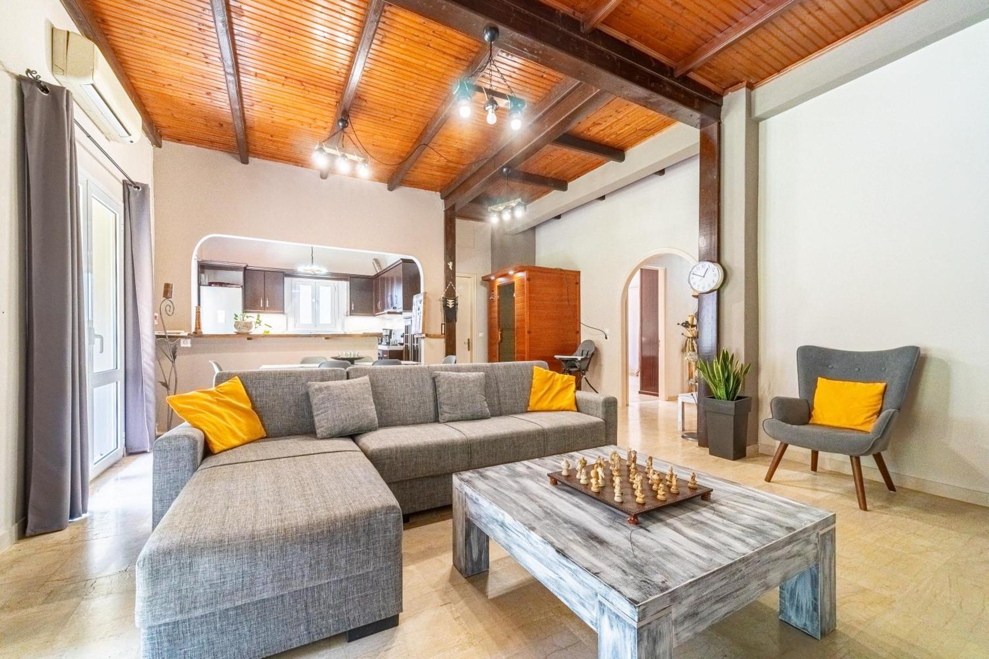 Giourgas House Apartment