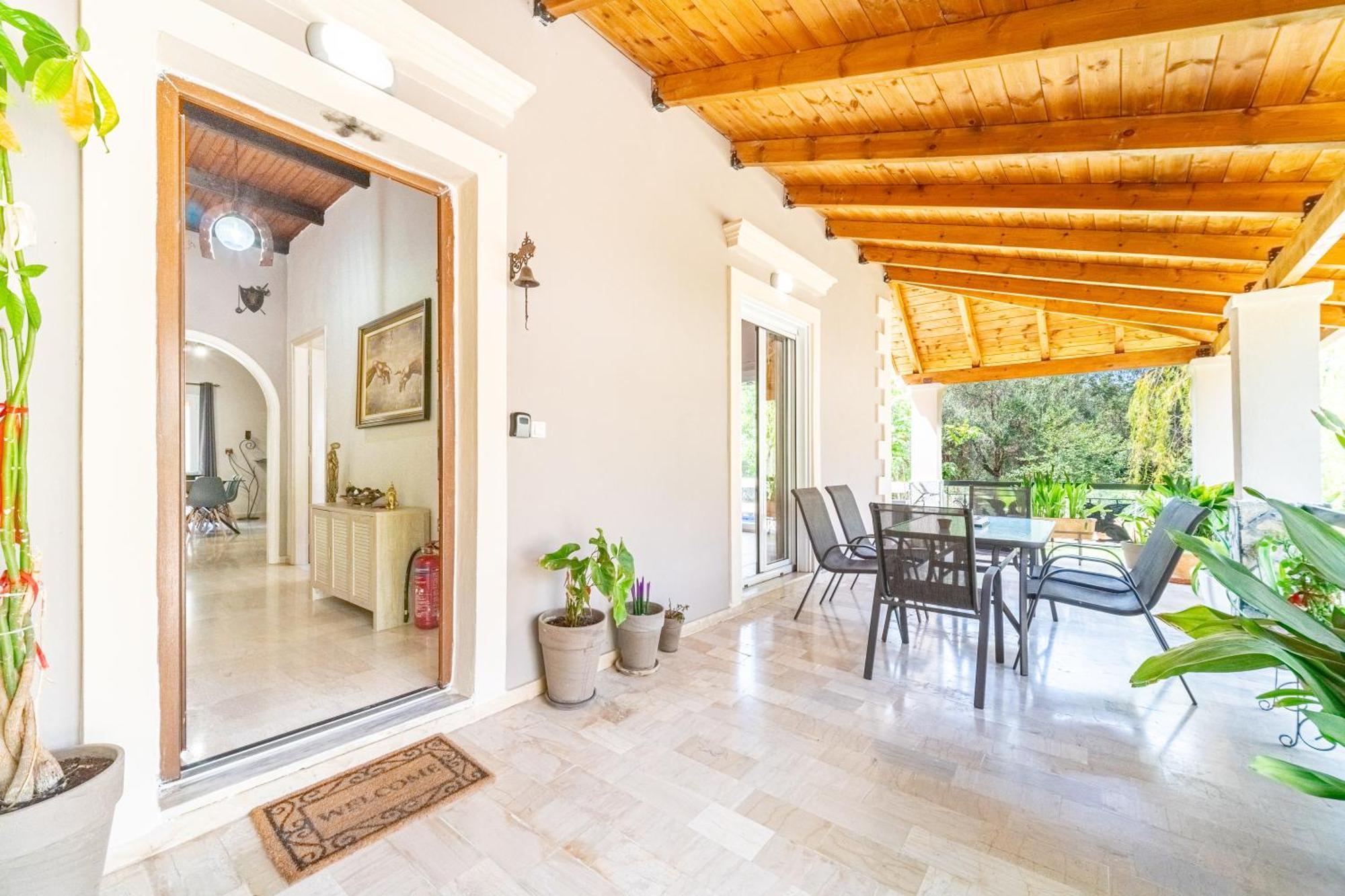 Apartament Giourgas House Chlomatianá