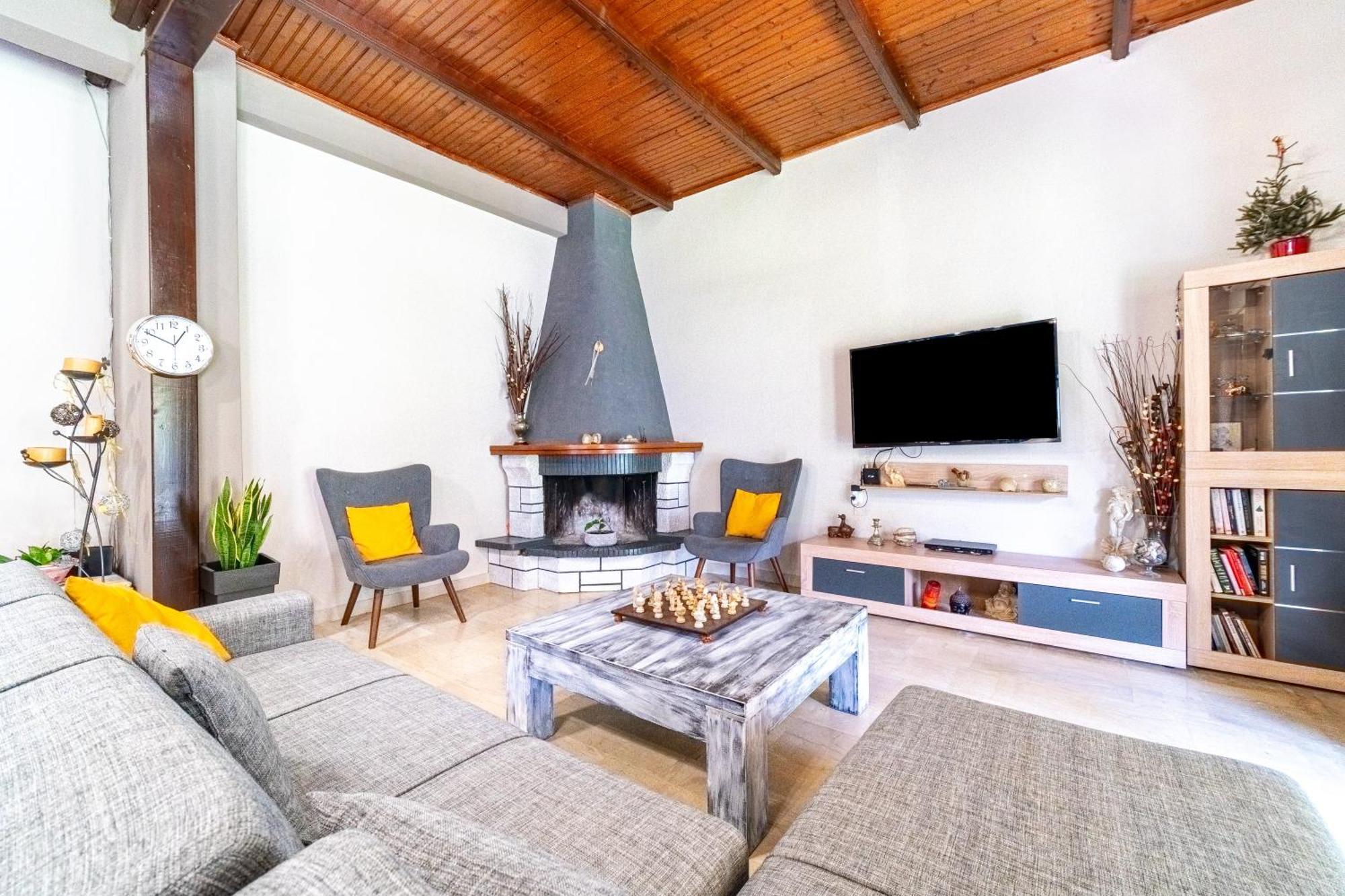 Giourgas House *